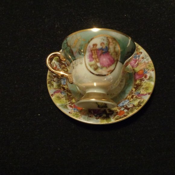 GILTY PLEASURE ROYAL CROWN JAPAN GILT ROMANCE CUP & SAUCER - Picture 3 of 8